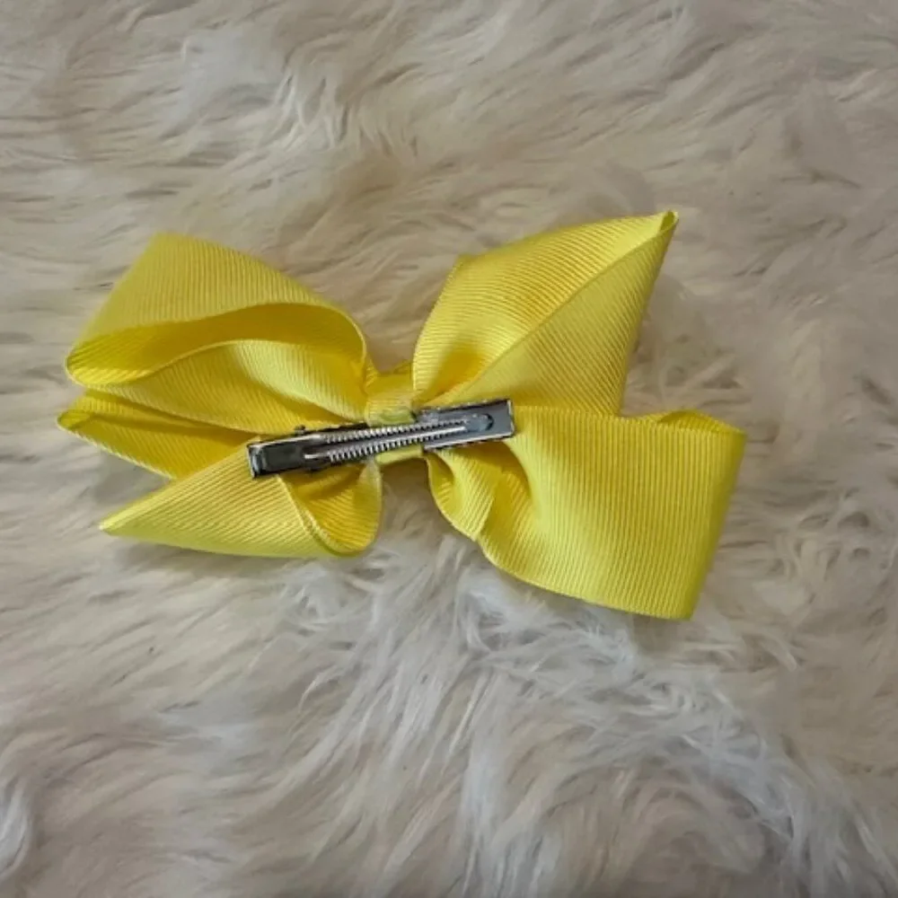 Soft Yellow 6